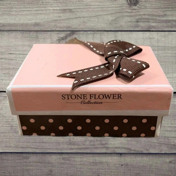 Stone Flower Collection Earrings With Box - Picture 4 of 6